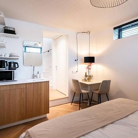 Beautiful Amstel Houseboat Apartment Amsterdam Exterior photo