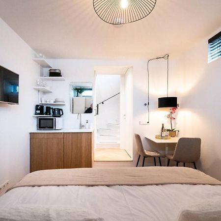 Beautiful Amstel Houseboat Apartment Amsterdam Exterior photo