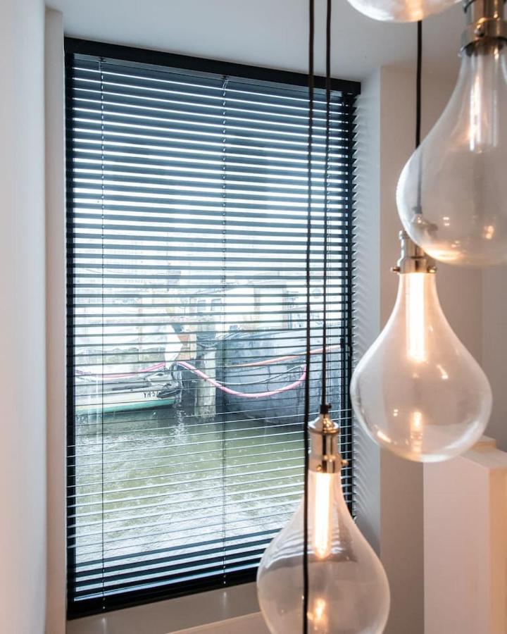 Beautiful Amstel Houseboat Apartment Amsterdam Exterior photo