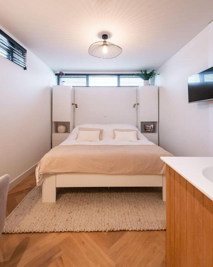 Beautiful Amstel Houseboat Apartment Amsterdam Exterior photo