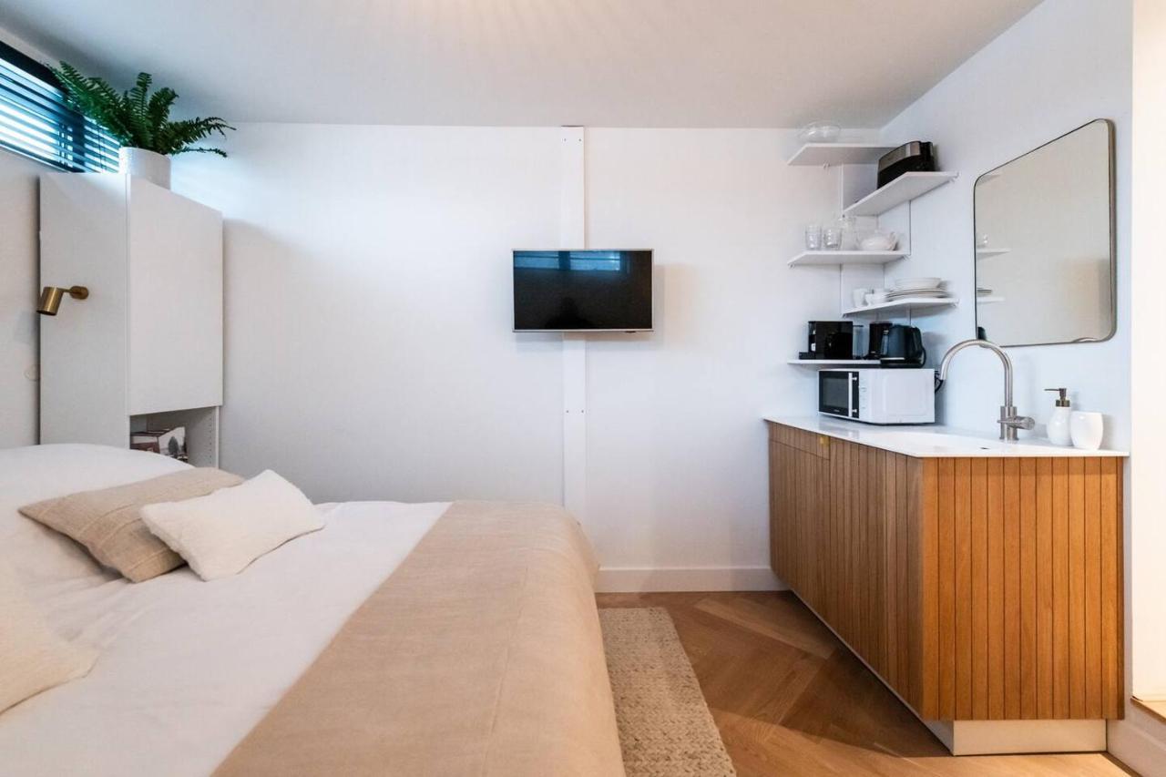 Beautiful Amstel Houseboat Apartment Amsterdam Exterior photo